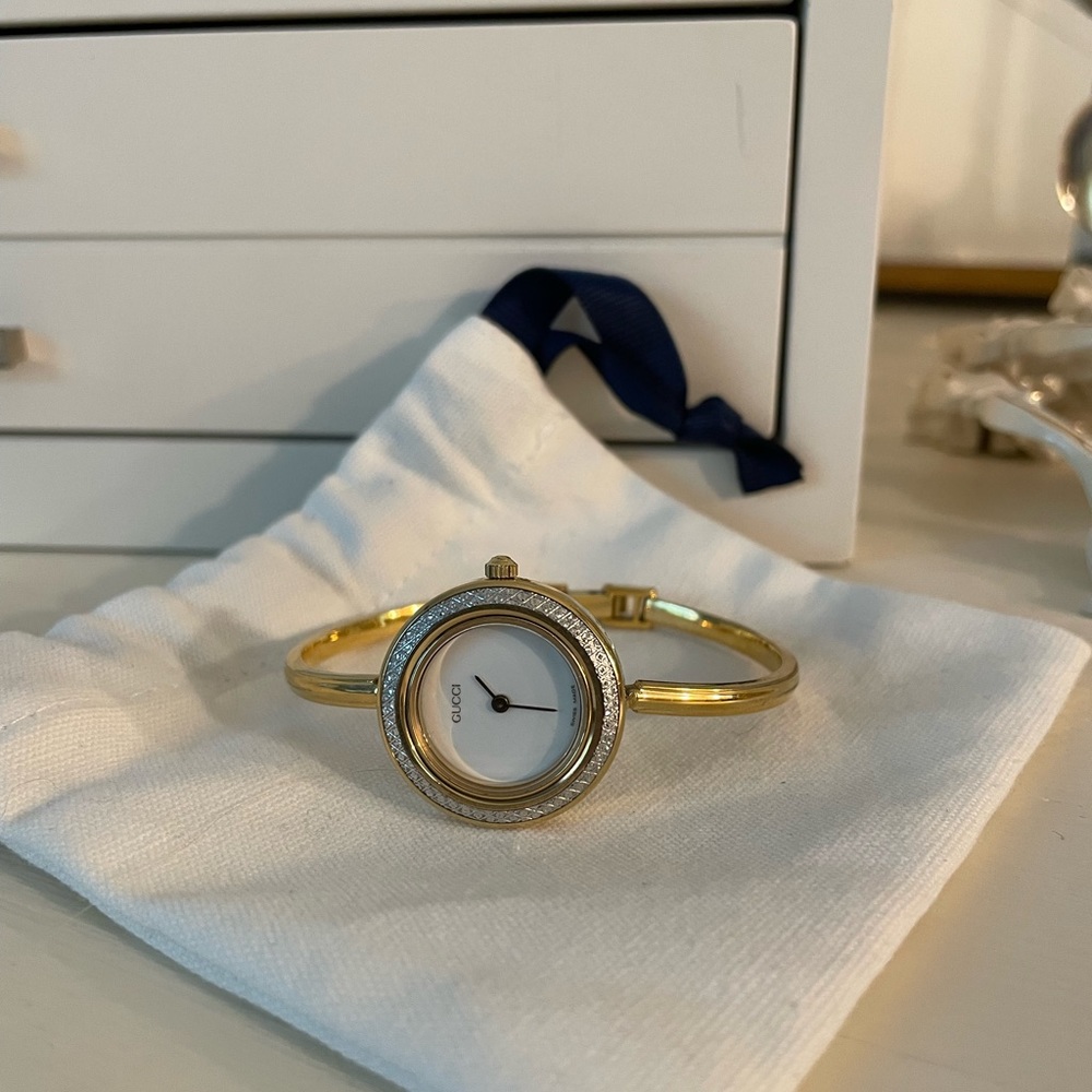 Vintage Gucci watch with Bezels